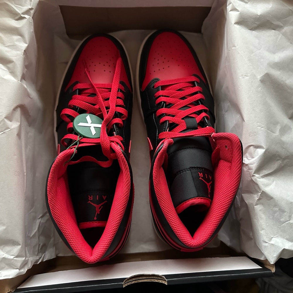 Air Jordan 1 Mid (Men’s) 12.5